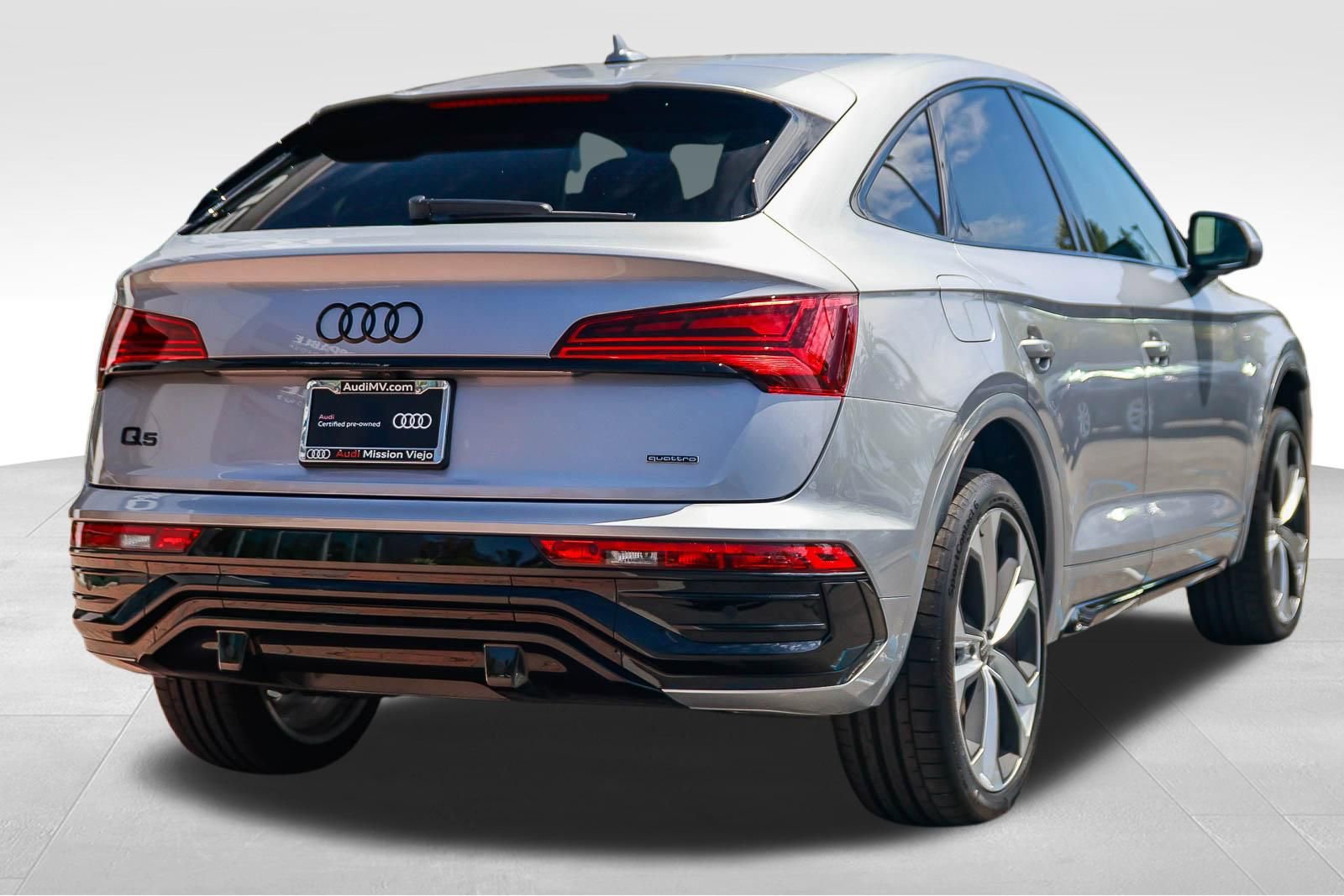 Certified 2025 Audi Q5 2.0T Premium Plus w/ Premium Plus Package AWD/4WD image 8