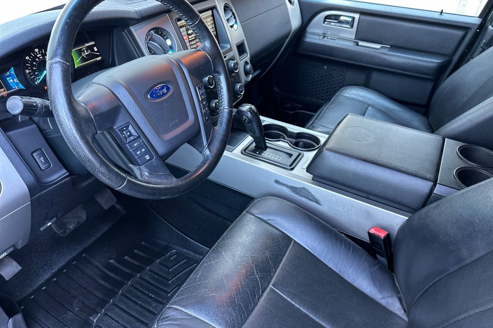 Used 2015 Ford Expedition EL XLT w/ Equipment Group 202A AWD/4WD image 10