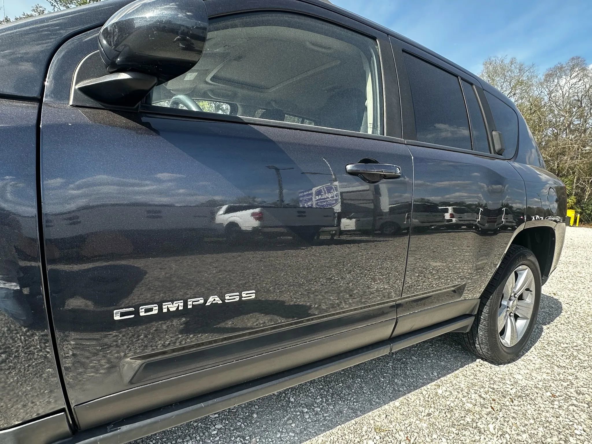 Used 2015 Jeep Compass High Altitude FWD image 12