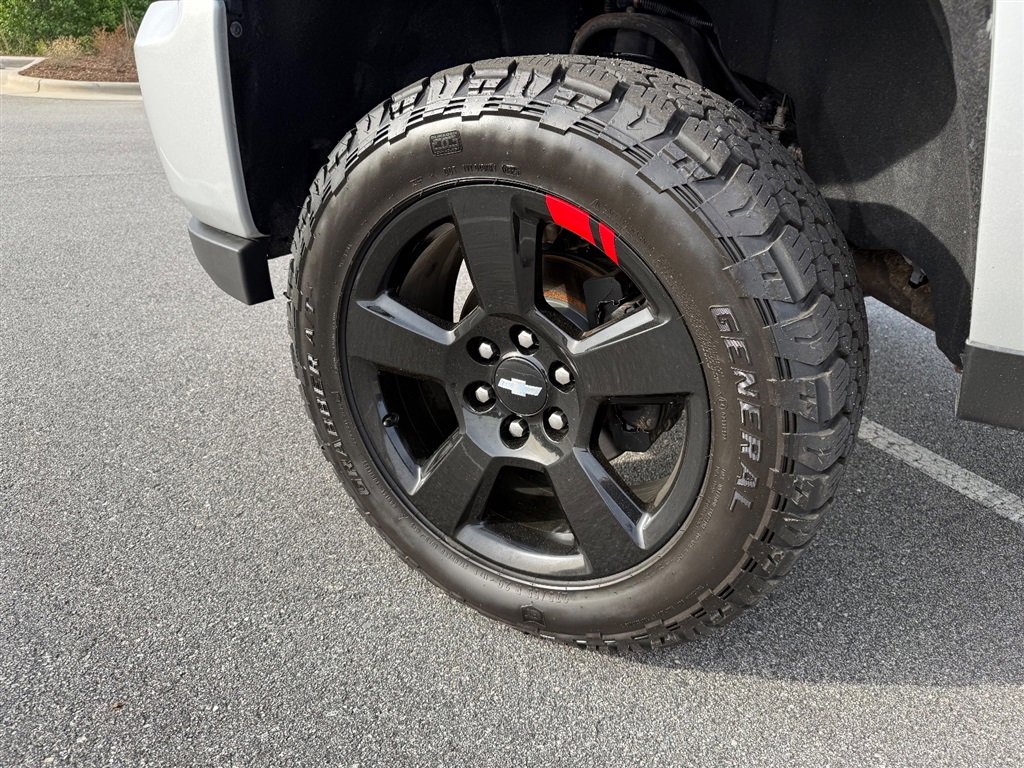 Used 2018 Chevrolet Silverado 1500 LTZ Z71 w/ Redline Edition AWD/4WD image 9