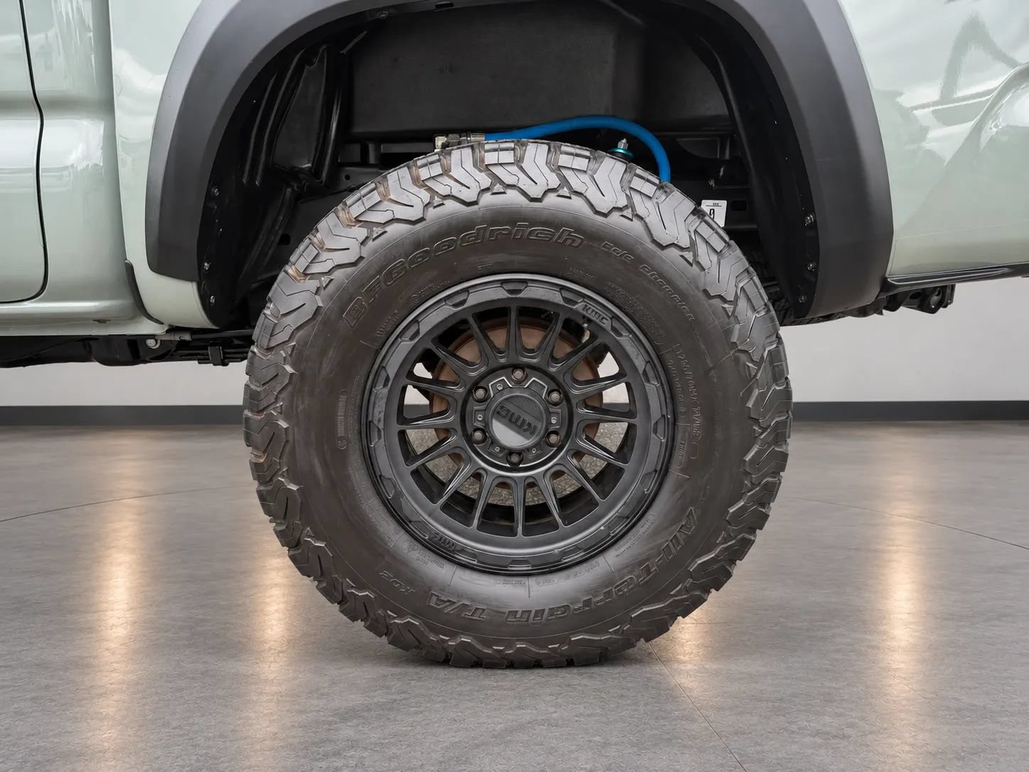 Used 2022 Toyota Tacoma TRD Off-Road w/ TRD Premium Off Road Package AWD/4WD image 28