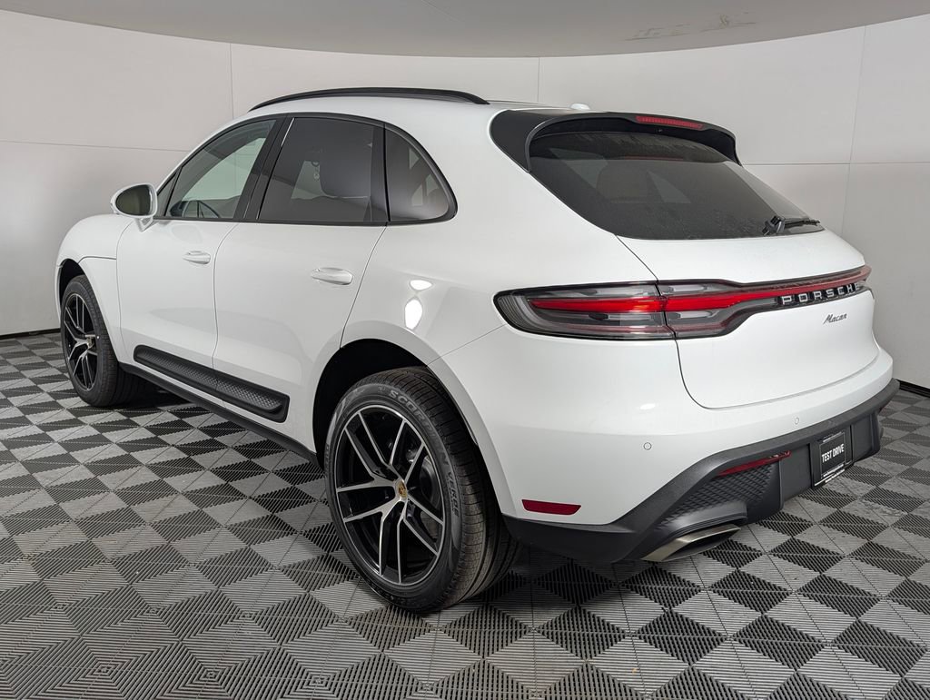 New 2026 Porsche Macan image 3