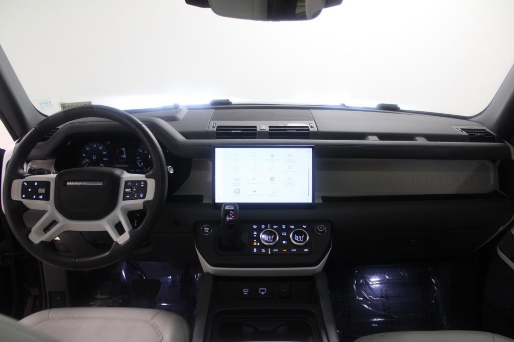 Used 2023 Land Rover Defender 130 SE image 40