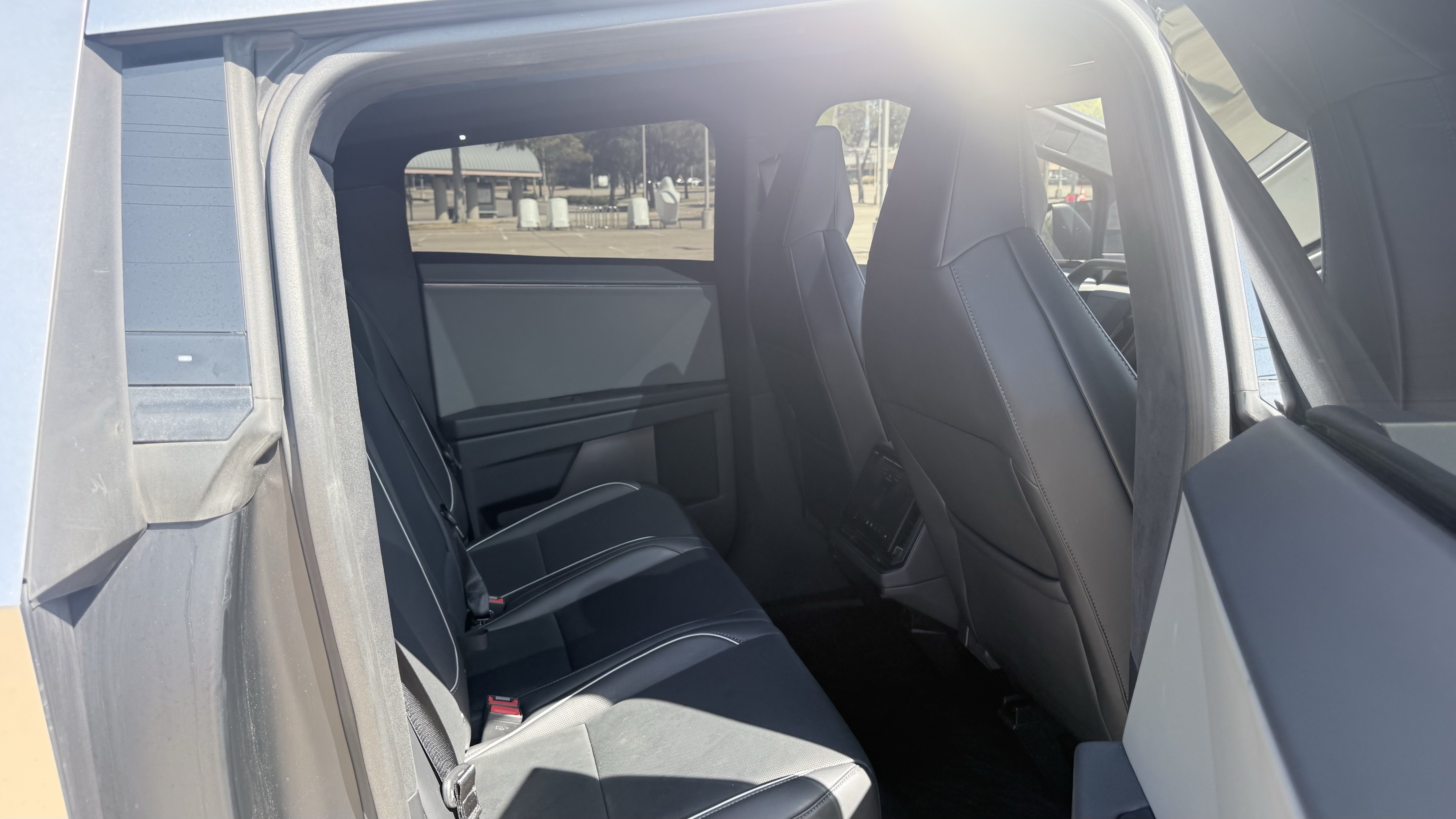 Used 2025 Tesla Cybertruck AWD Crew Cab image 38