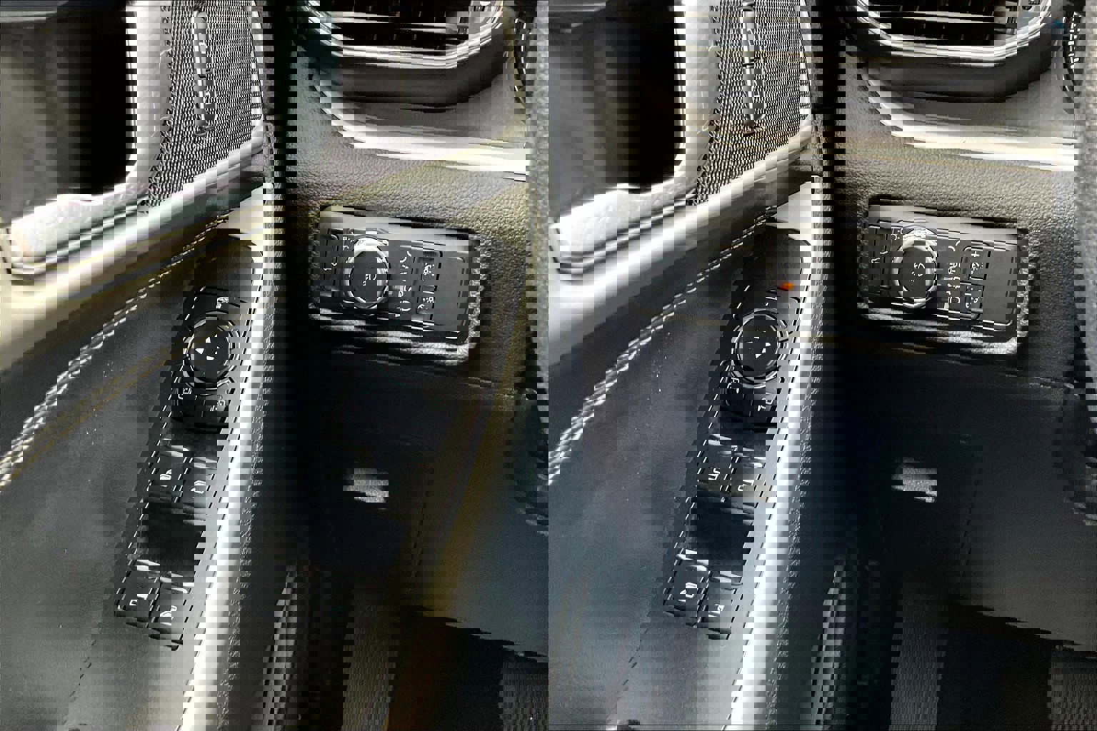 Used 2022 Ford Explorer XLT w/ Equipment Group 202A image 34