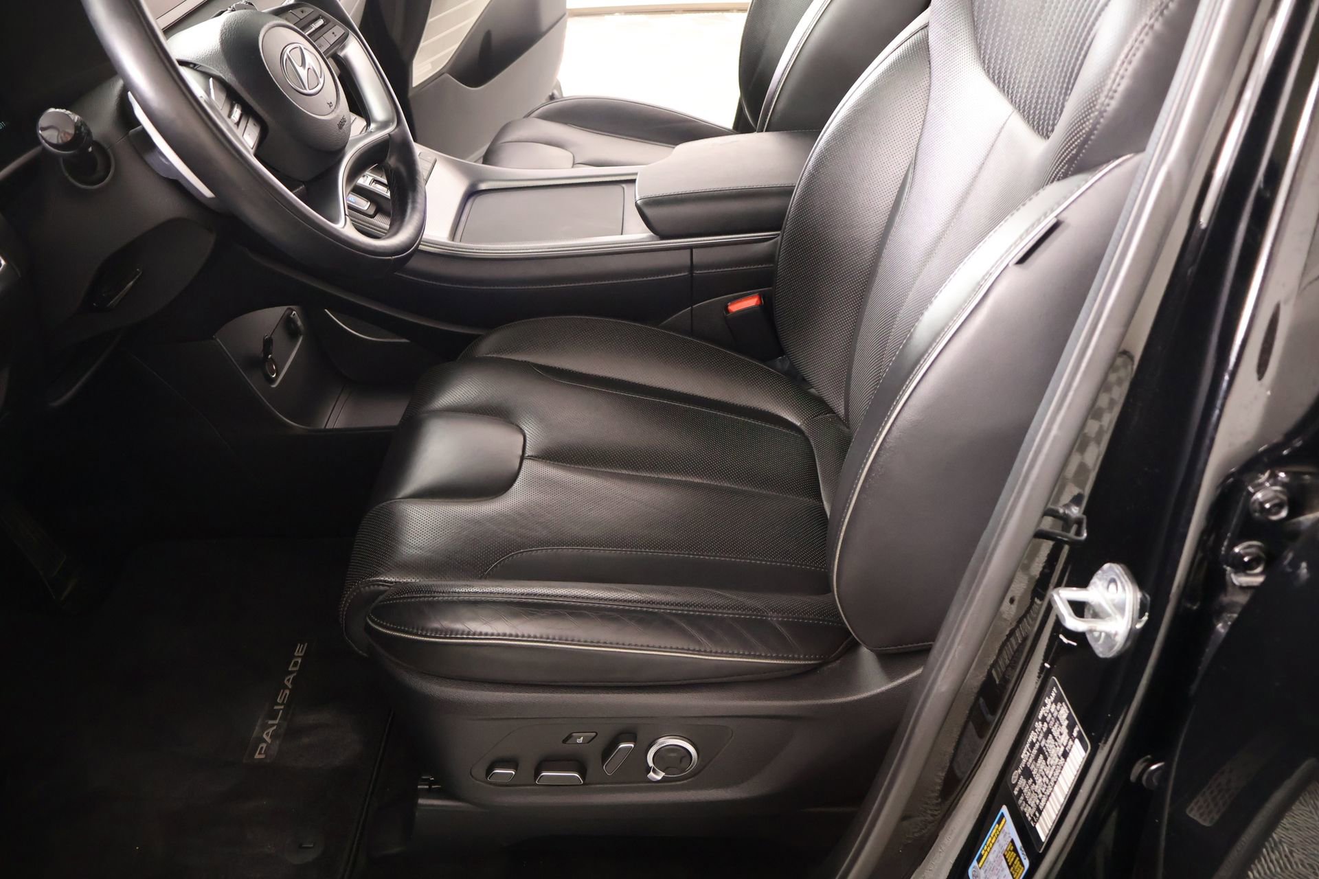 Used 2023 Hyundai Palisade Calligraphy image 12