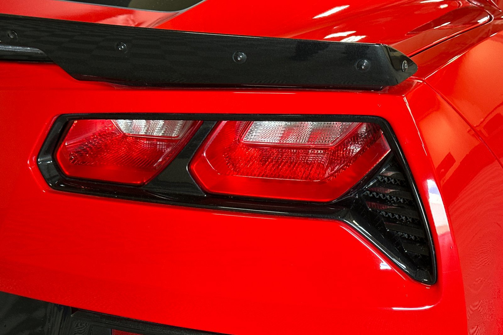 Used 2019 Chevrolet Corvette Grand Sport w/ Carbon Flash Badge Package image 48