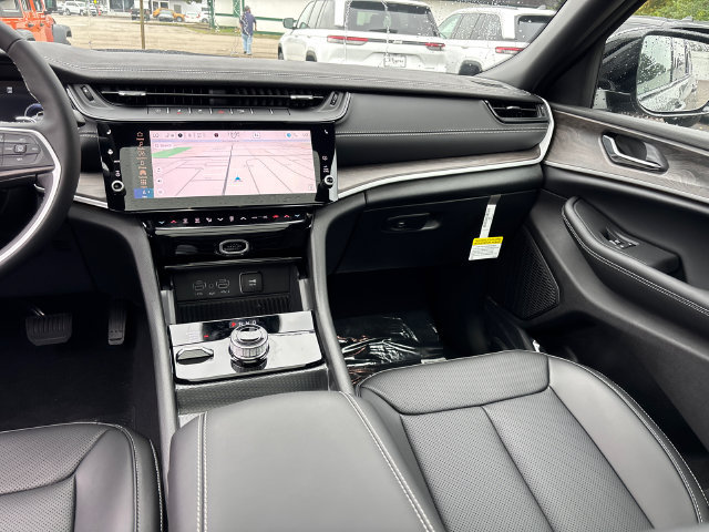 New 2027 Jeep Grand Cherokee Limited AWD/4WD image 14