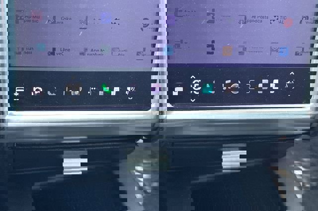 Used 2018 Tesla Model X 75D image 24