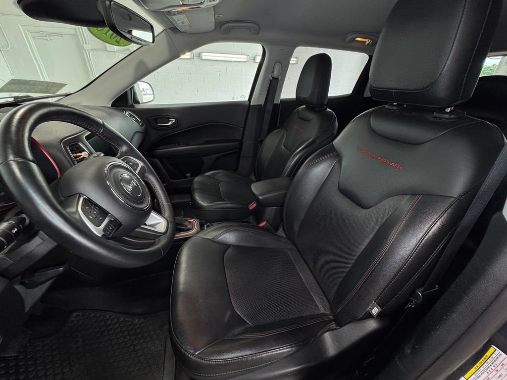 Used 2018 Jeep Compass Trailhawk w/ Leather Interior Group AWD/4WD image 14