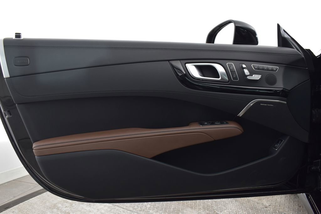Used 2016 Mercedes-Benz SL 550 image 11