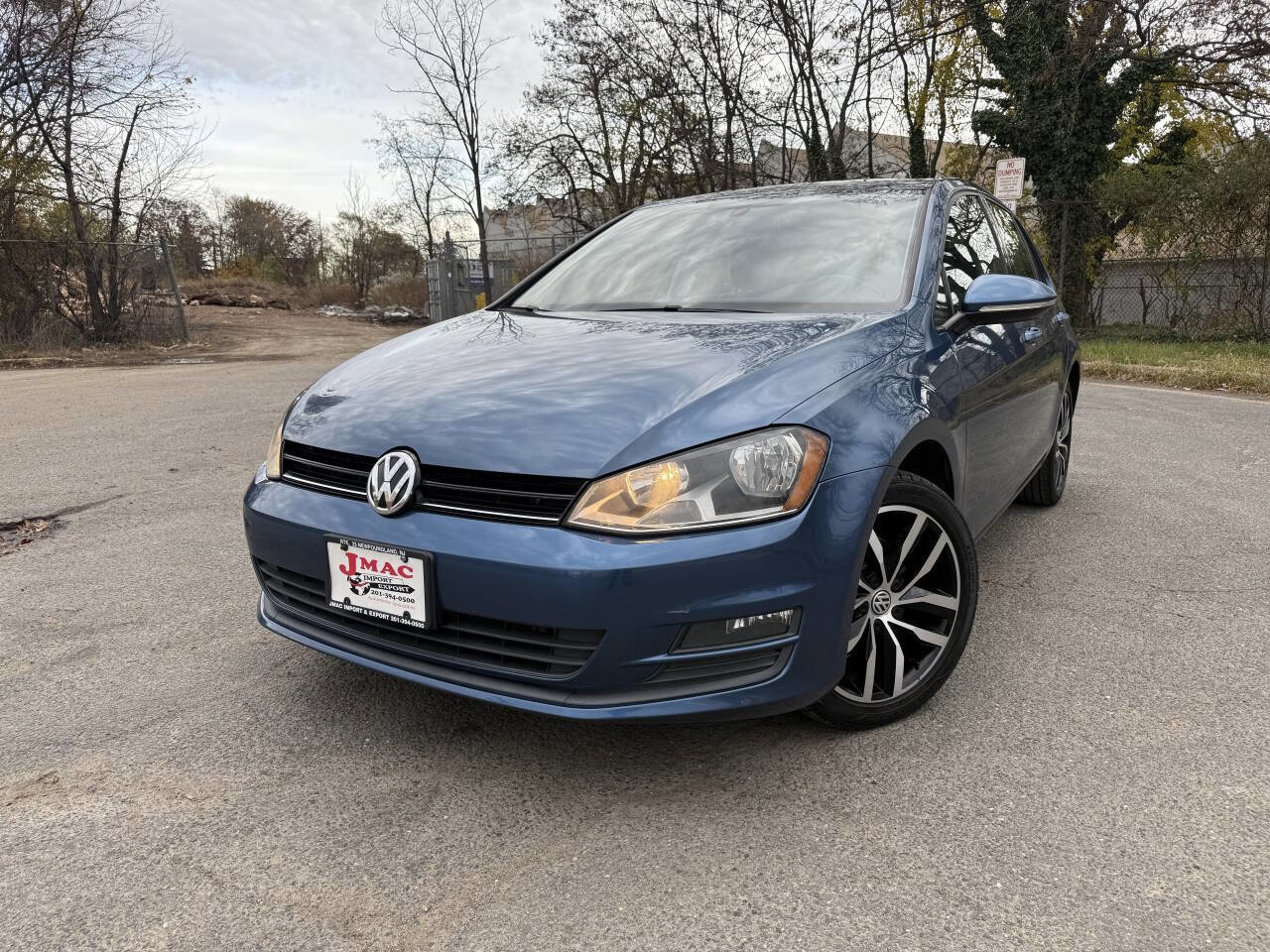 Used 2016 Volkswagen Golf SE FWD image 1