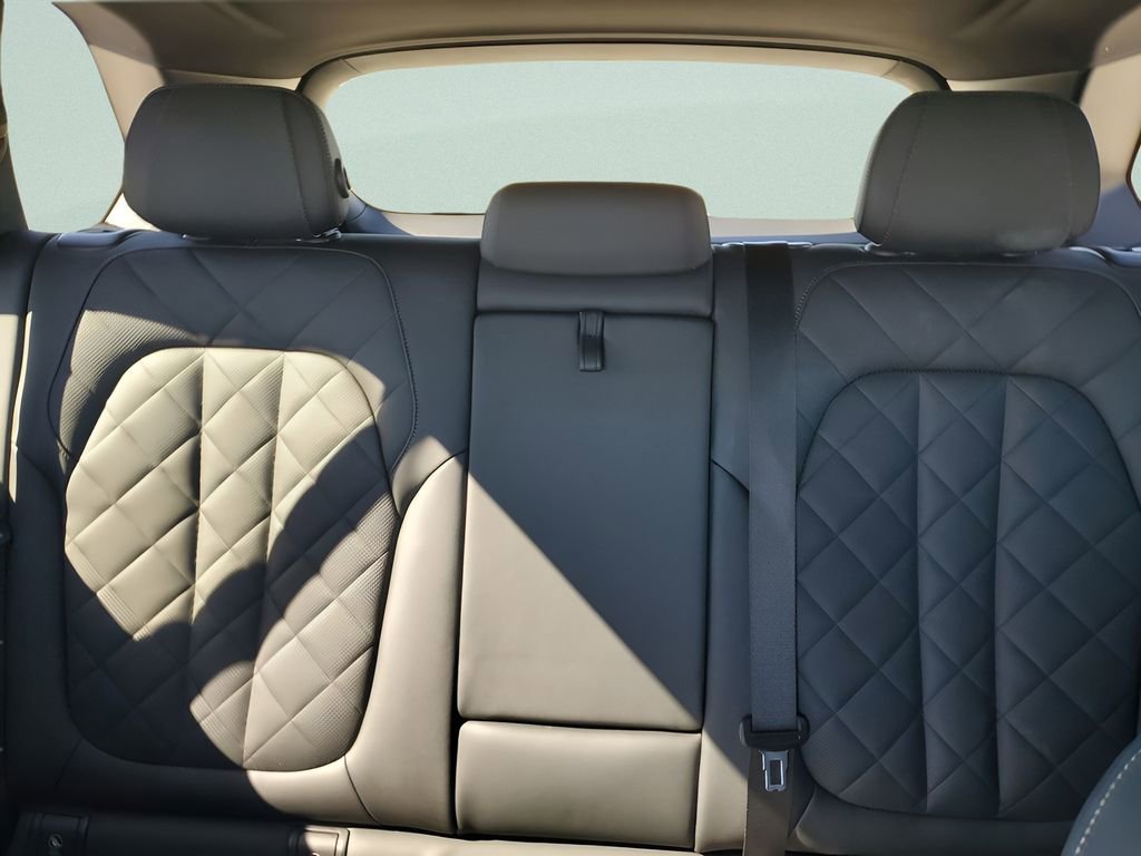 Used 2026 BMW X5 sDrive40i image 13
