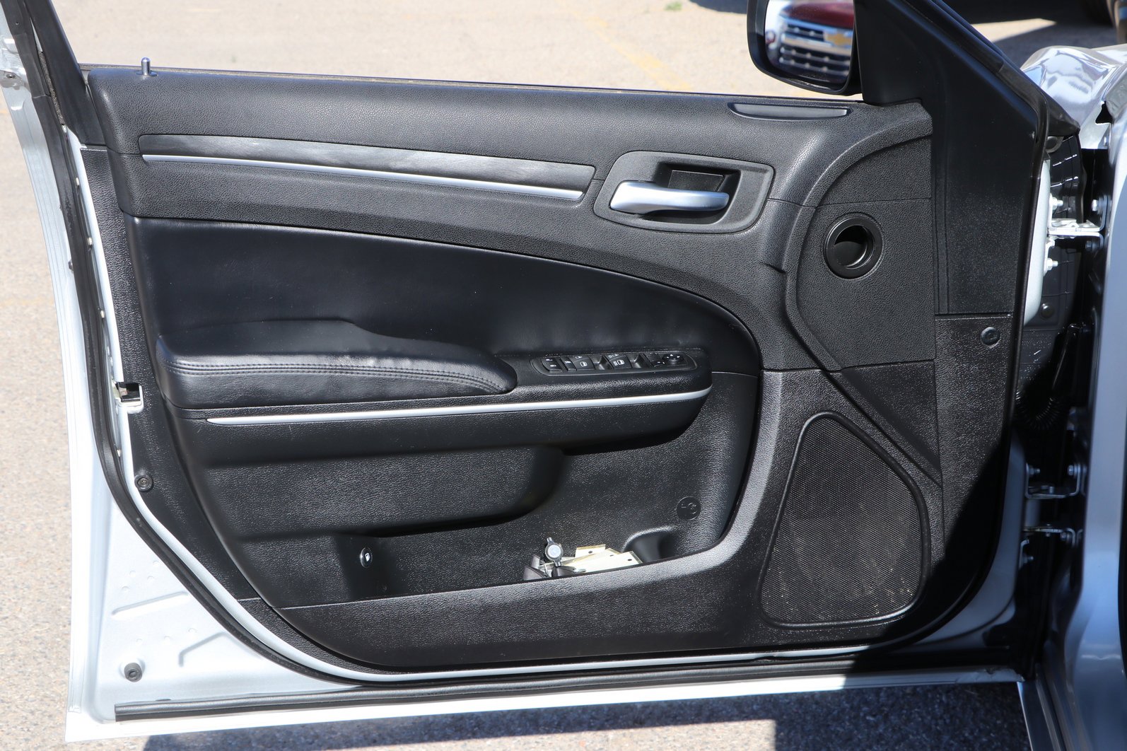 Used 2019 Chrysler 300 Touring w/ Sport Appearance Package RWD image 10