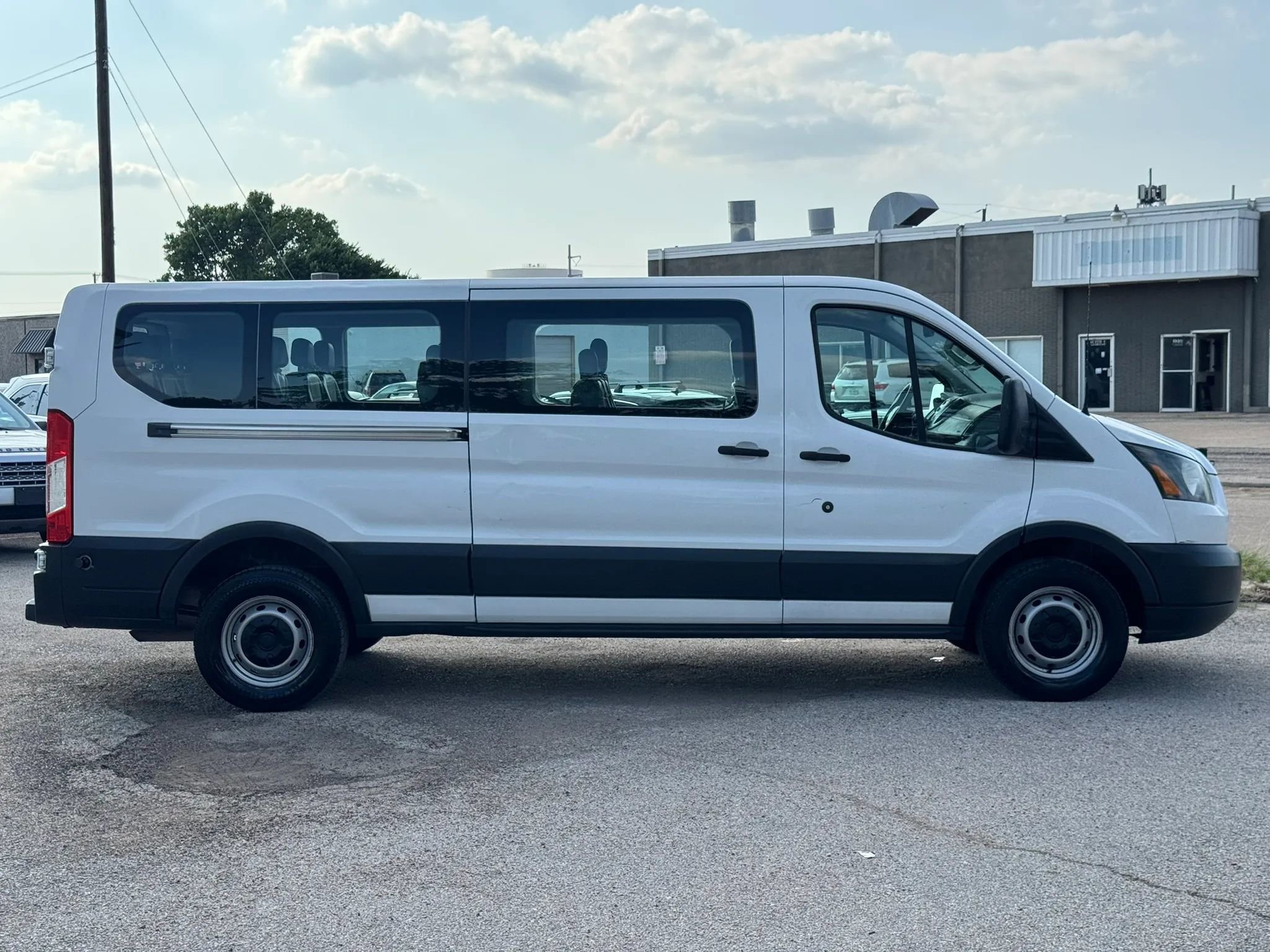 Used 2017 Ford Transit 350 XL RWD image 7