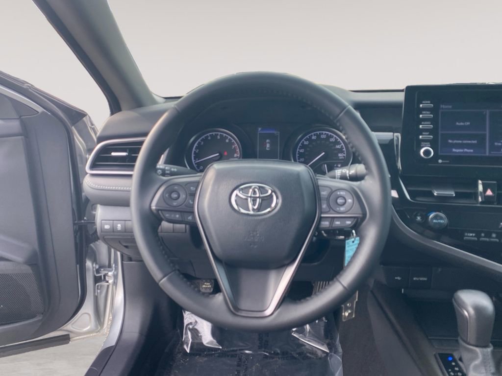 Used 2024 Toyota Camry SE image 12