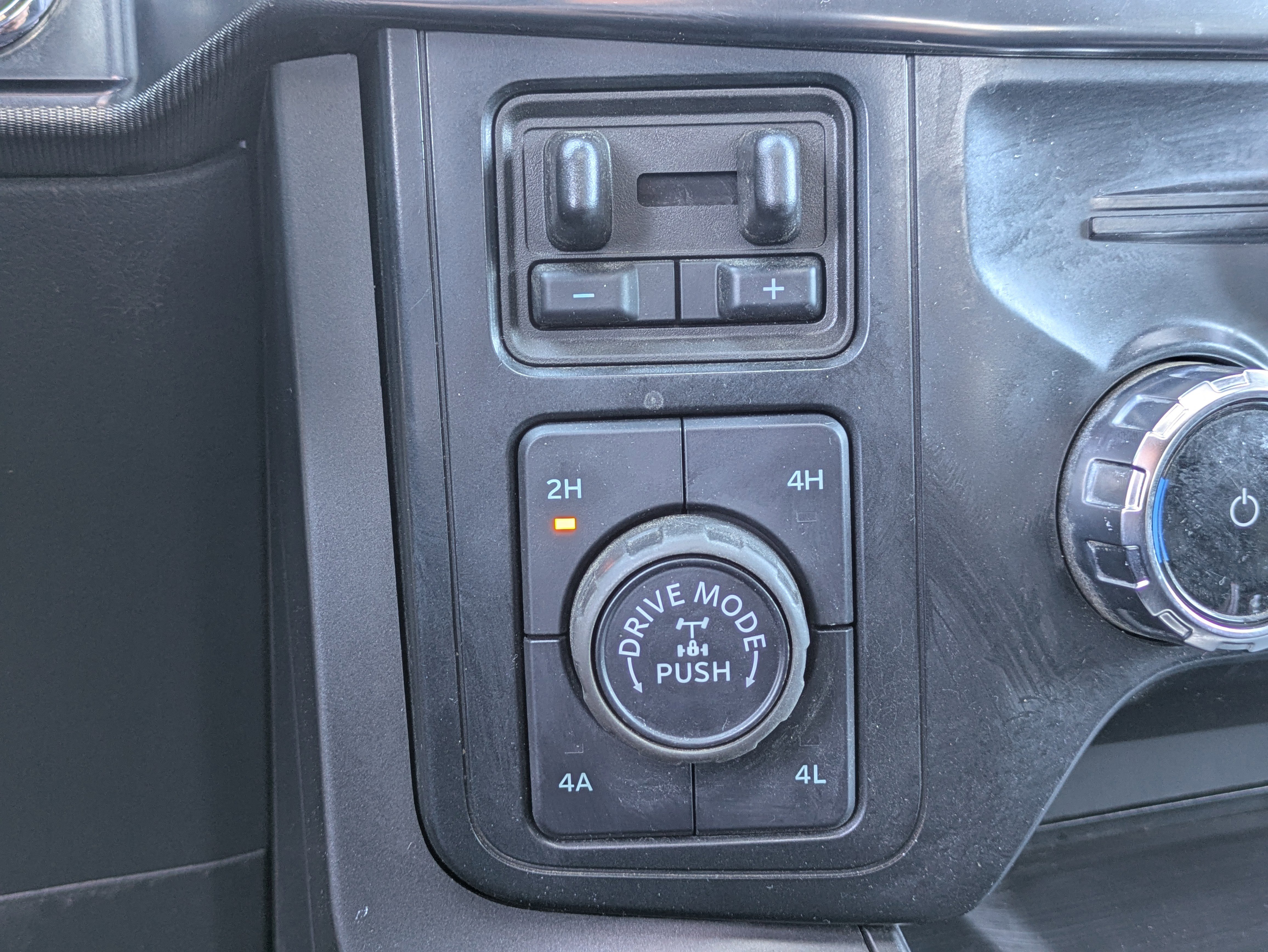 Used 2024 Ford F150 Lariat AWD/4WD image 29