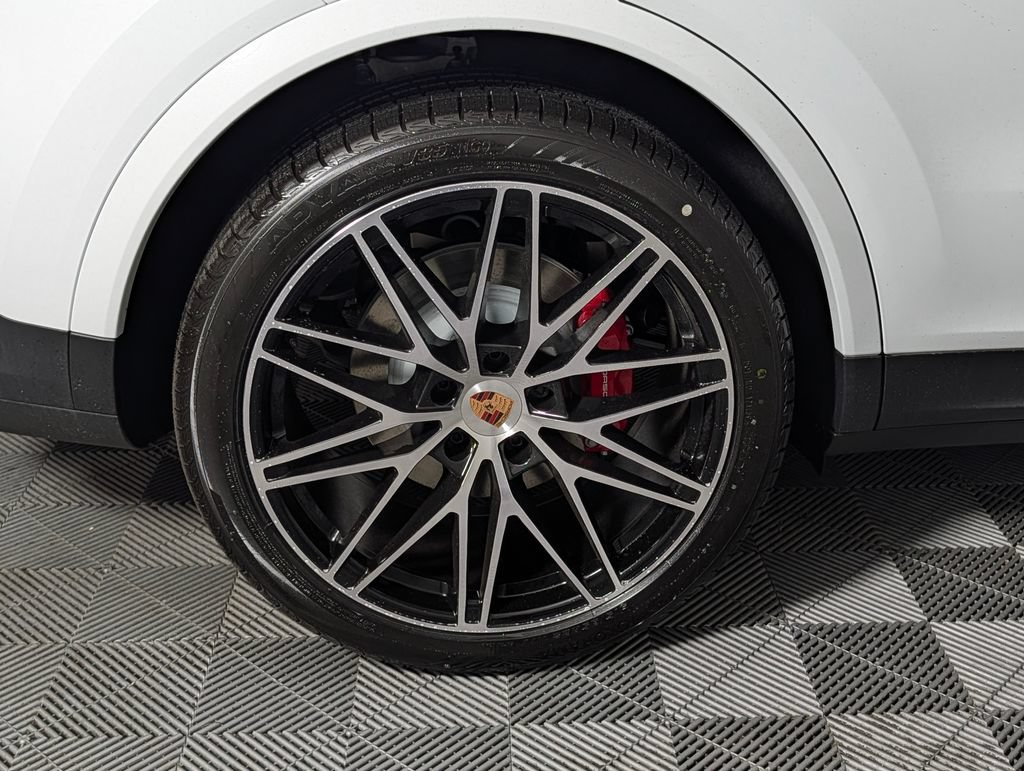 New 2026 Porsche Cayenne S AWD/4WD image 13