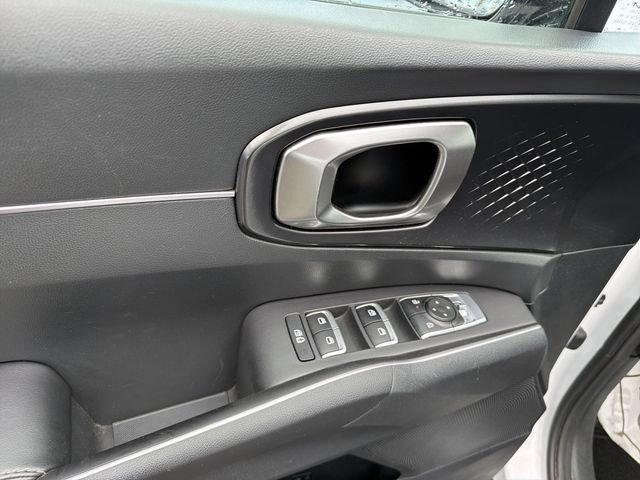 Used 2024 Kia Sorento S AWD/4WD image 15