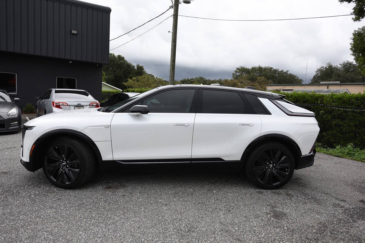 Used 2025 Cadillac Lyriq Sport w/ LPO, Floor Liner Package AWD/4WD image 4