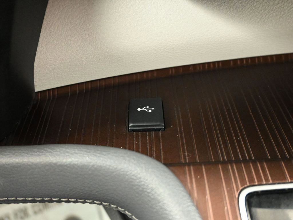 Used 2024 Toyota Sienna XLE image 21