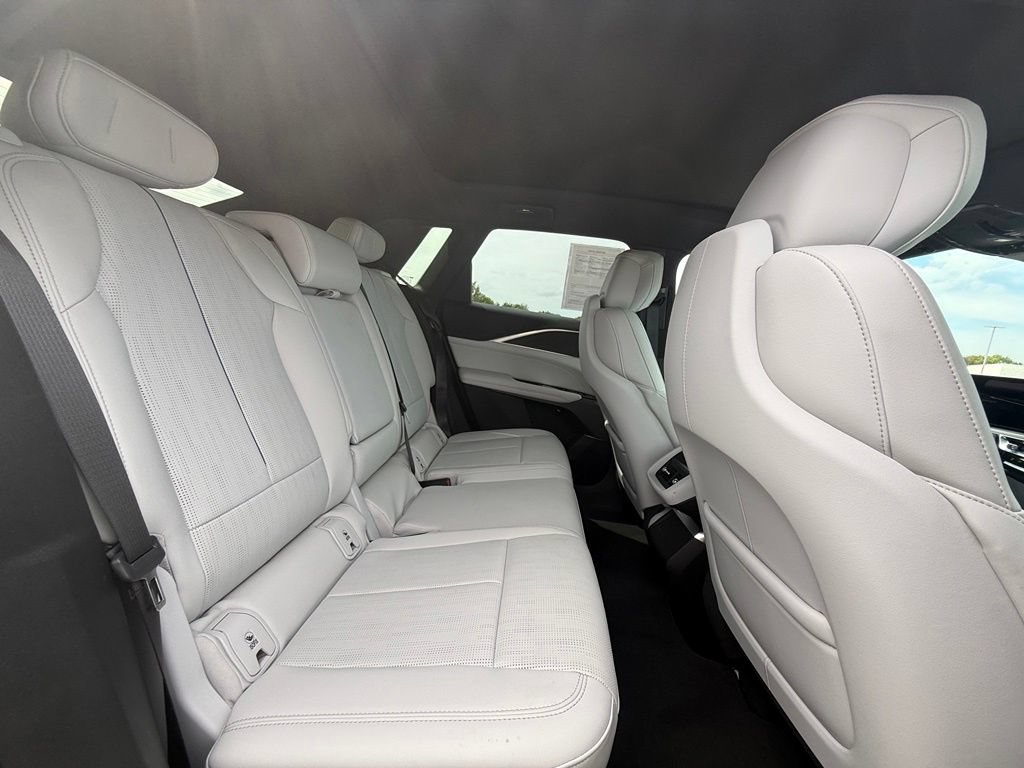 Certified 2024 Cadillac Lyriq Sport w/ LPO, Floor Liner Package AWD/4WD image 35