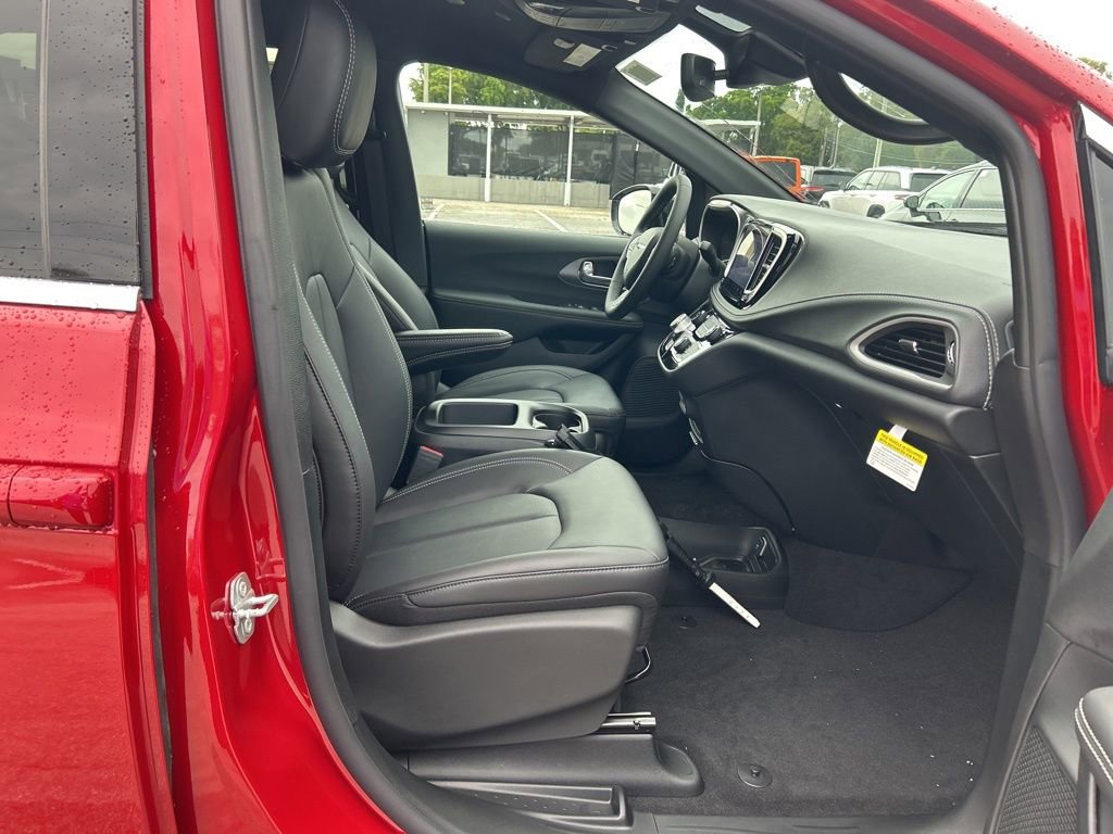 New 2026 Chrysler Pacifica Select image 22