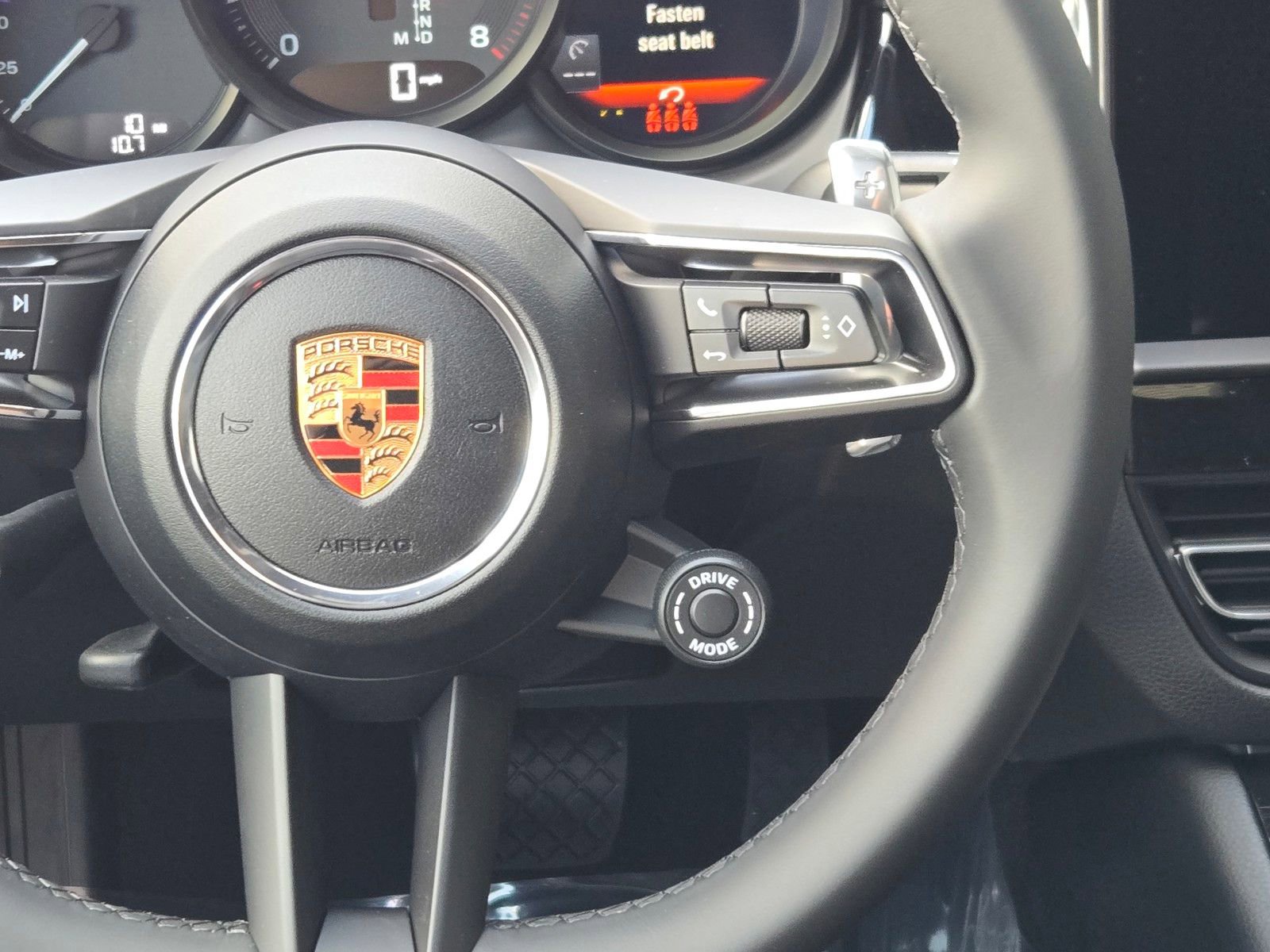 New 2026 Porsche Macan AWD/4WD image 17