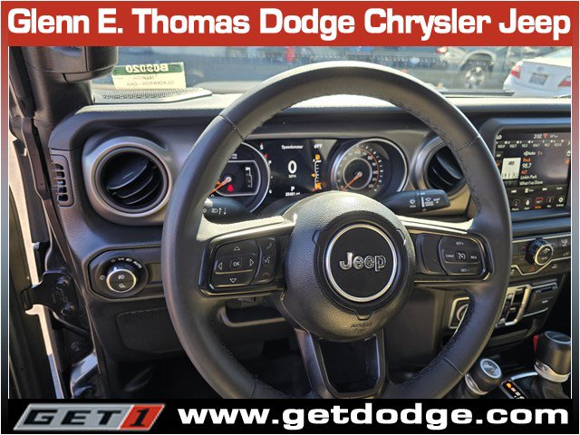 Certified 2023 Jeep Gladiator Willys image 15