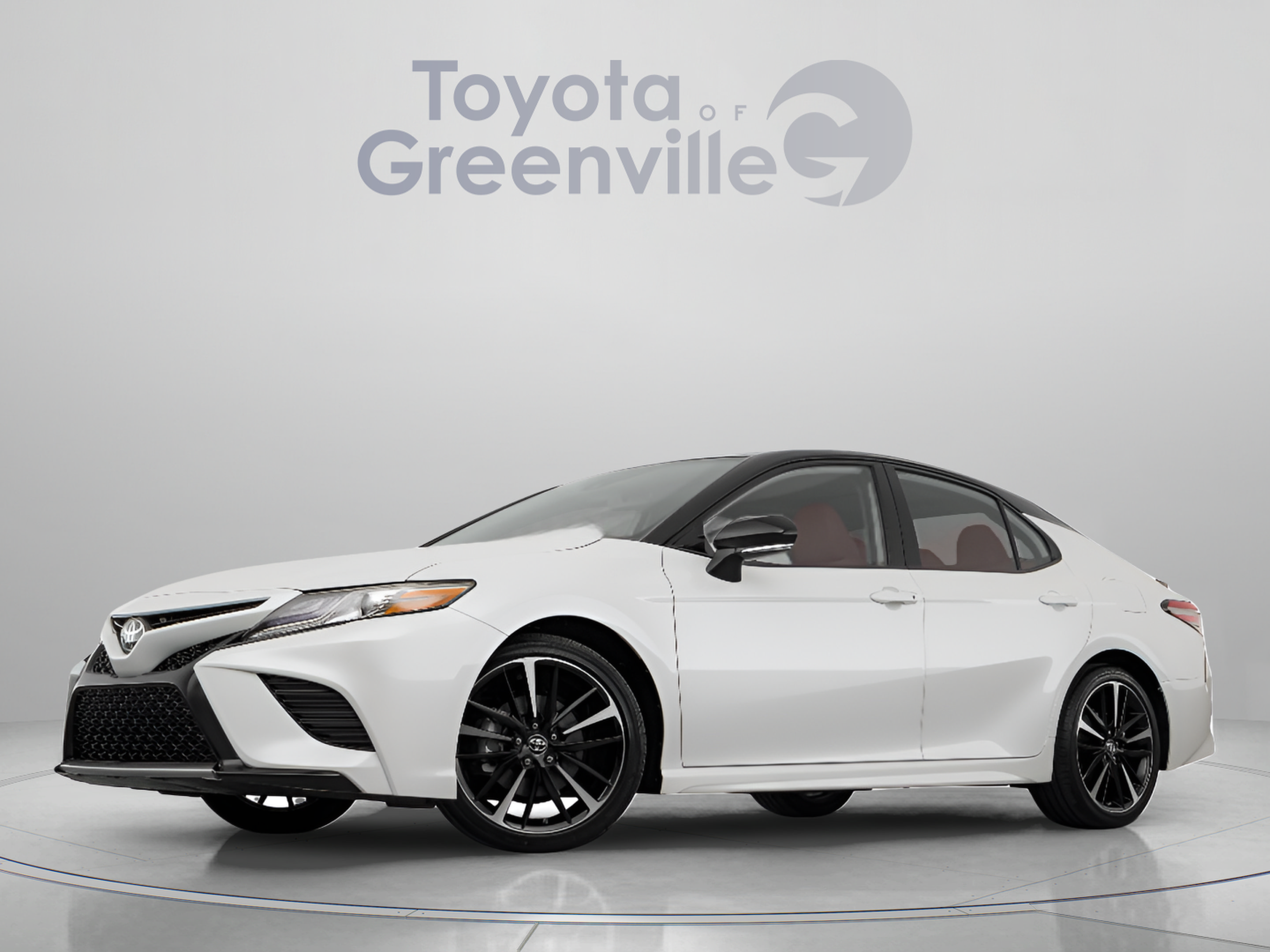 Used 2020 Toyota Camry XSE FWD image 2