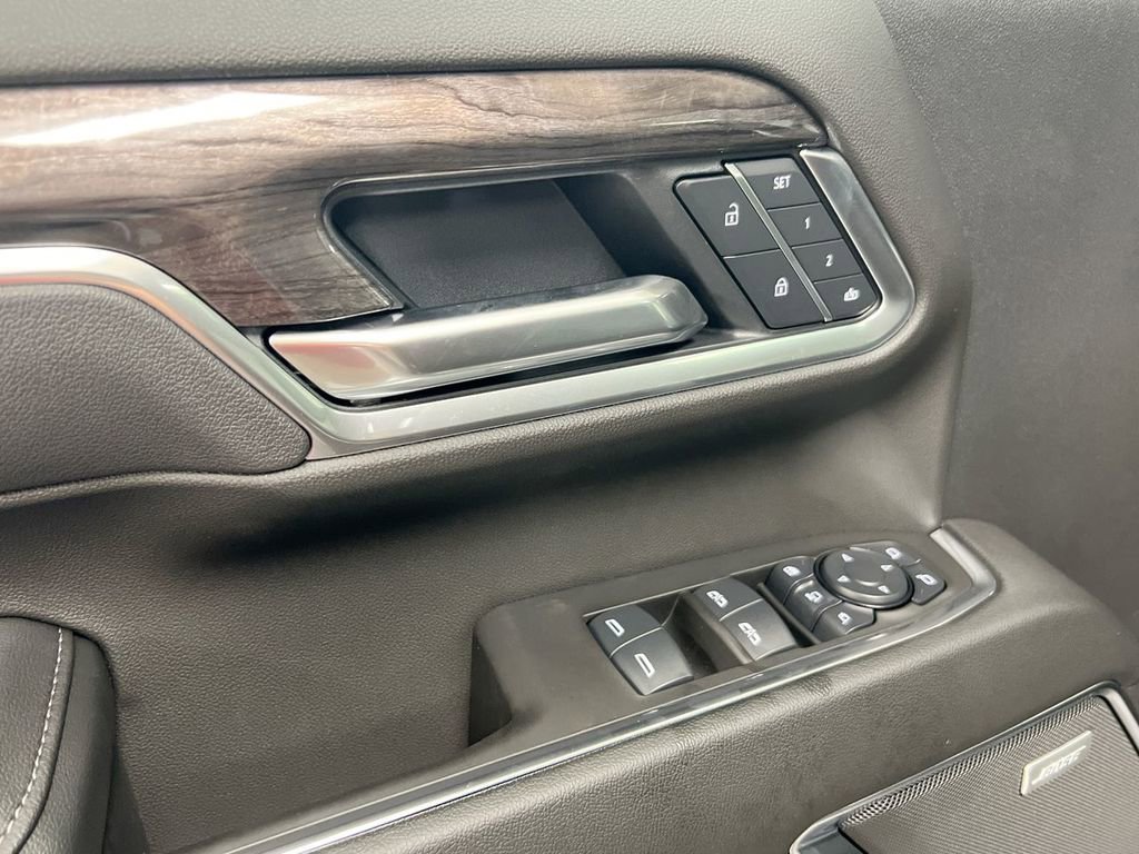 Used 2025 Chevrolet Silverado 2500 LTZ w/ LTZ Plus Package image 21