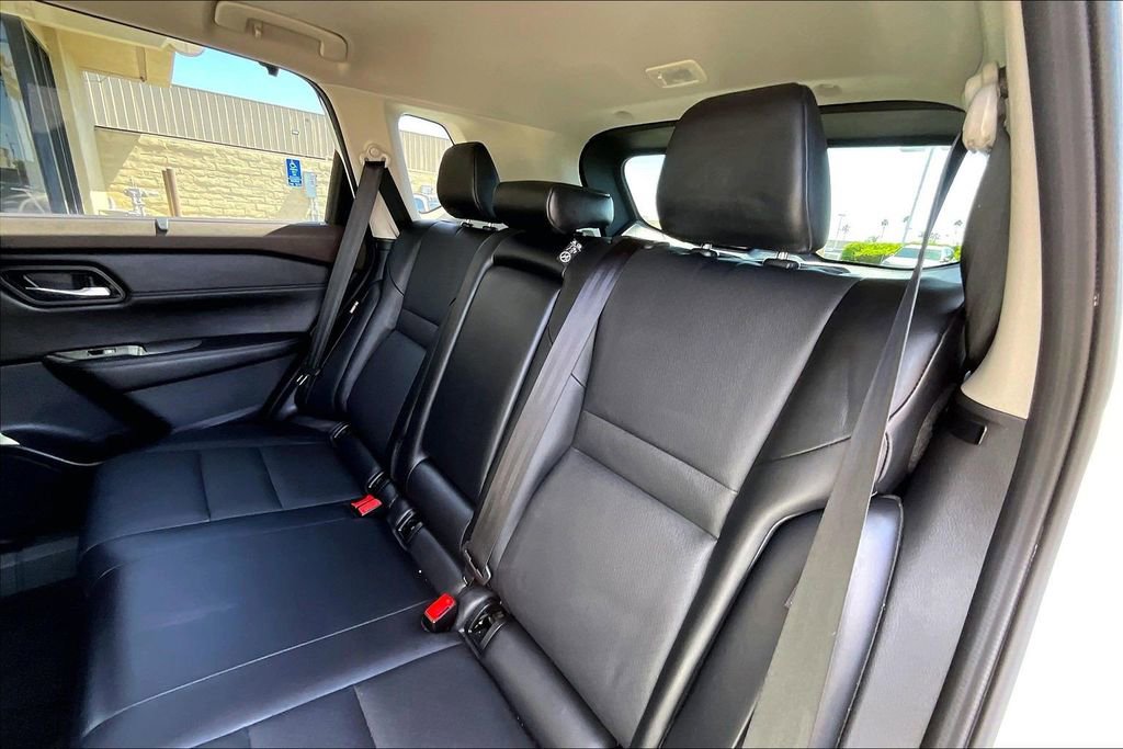 Used 2022 Nissan Rogue SV w/ SV Premium Package AWD/4WD image 15