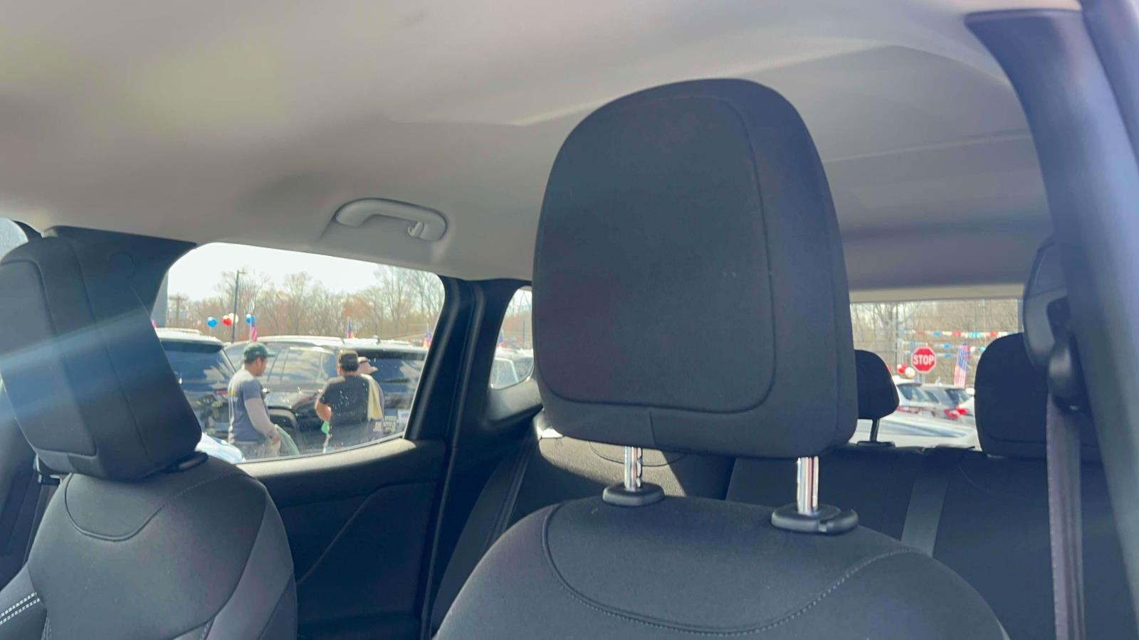 Used 2023 Jeep Renegade Altitude image 25