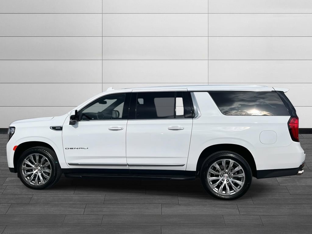 Used 2023 GMC Yukon XL Denali image 2