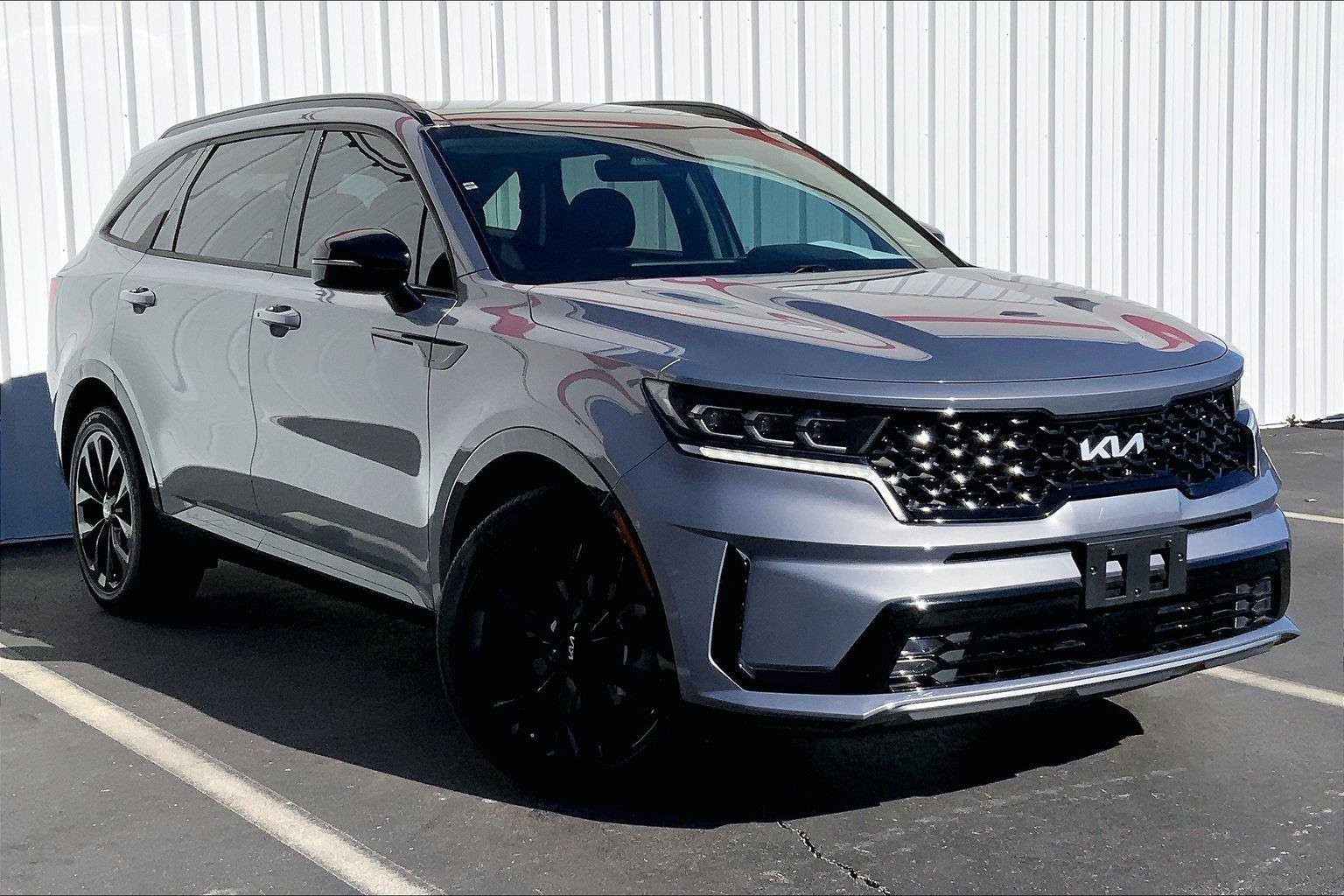 Used 2023 Kia Sorento SX image 2