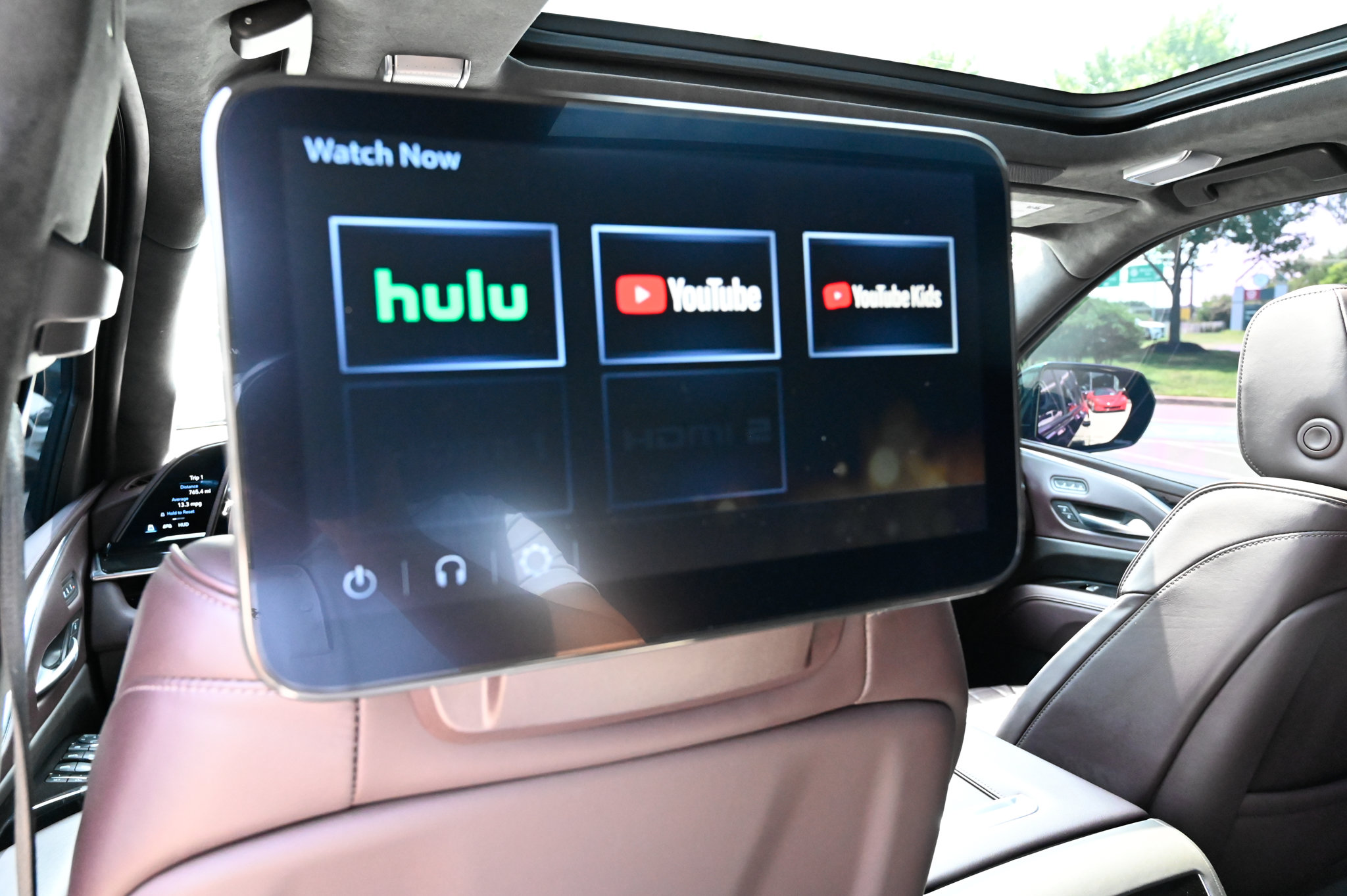 Used 2023 Cadillac Escalade ESV Sport Platinum w/ LPO, ONYX Package AWD/4WD image 40