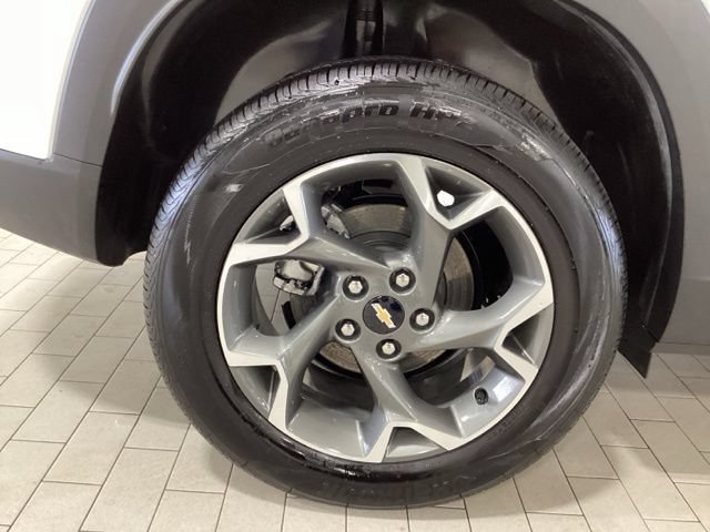 Used 2025 Chevrolet Trax LT FWD image 22