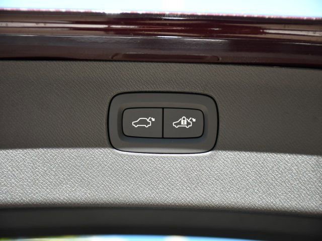 New 2026 Volvo XC90 B5 Core w/ Protection Package Premier image 28