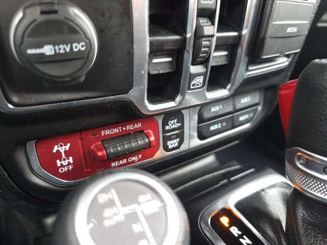 Used 2025 Jeep Wrangler Unlimited Rubicon 4xe w/ Convenience Group AWD/4WD image 32
