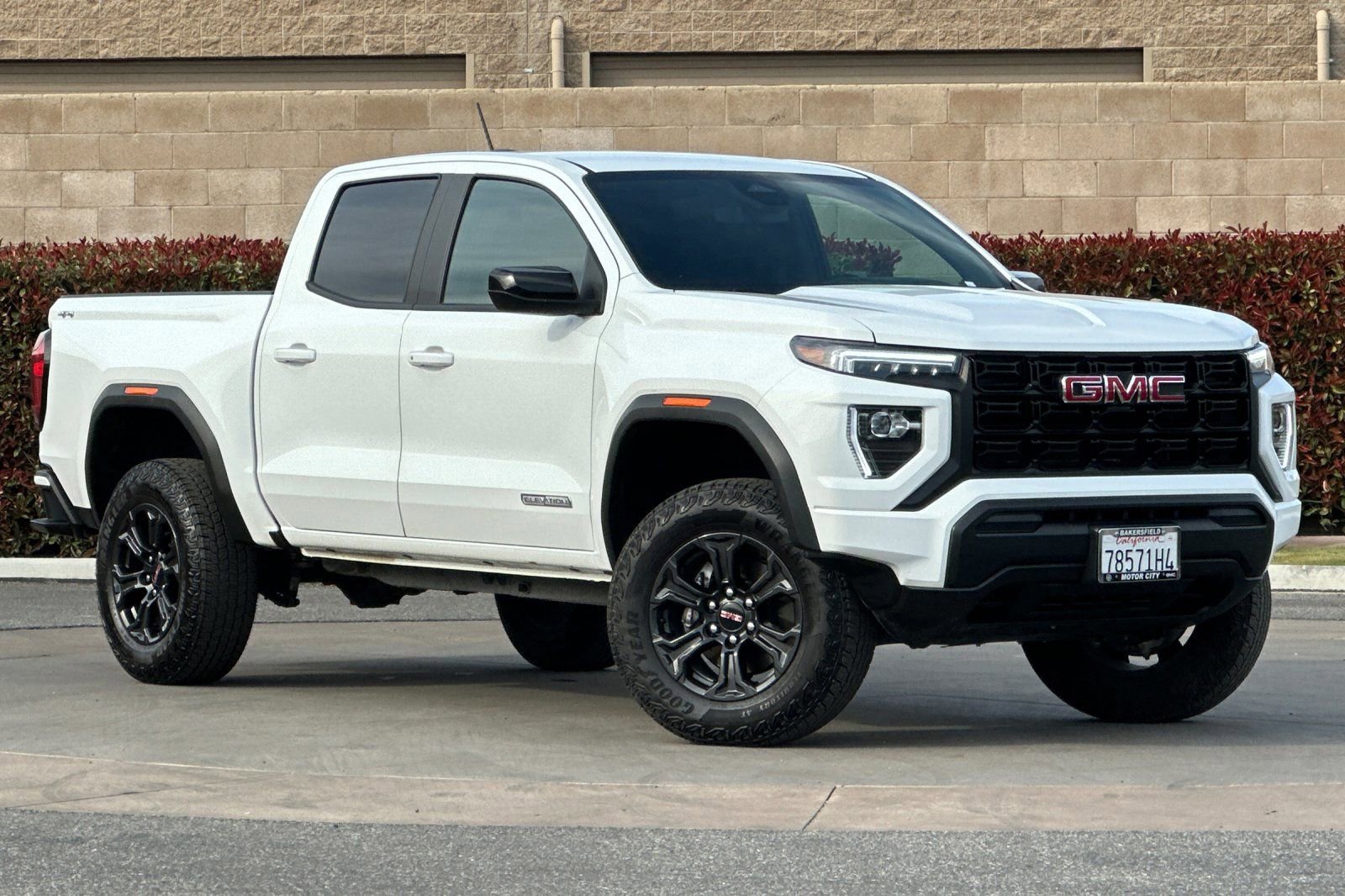 Certified 2025 GMC Canyon Elevation video 2