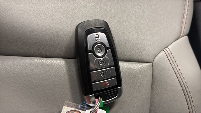 Used 2025 Ford Expedition Max Active AWD/4WD image 45