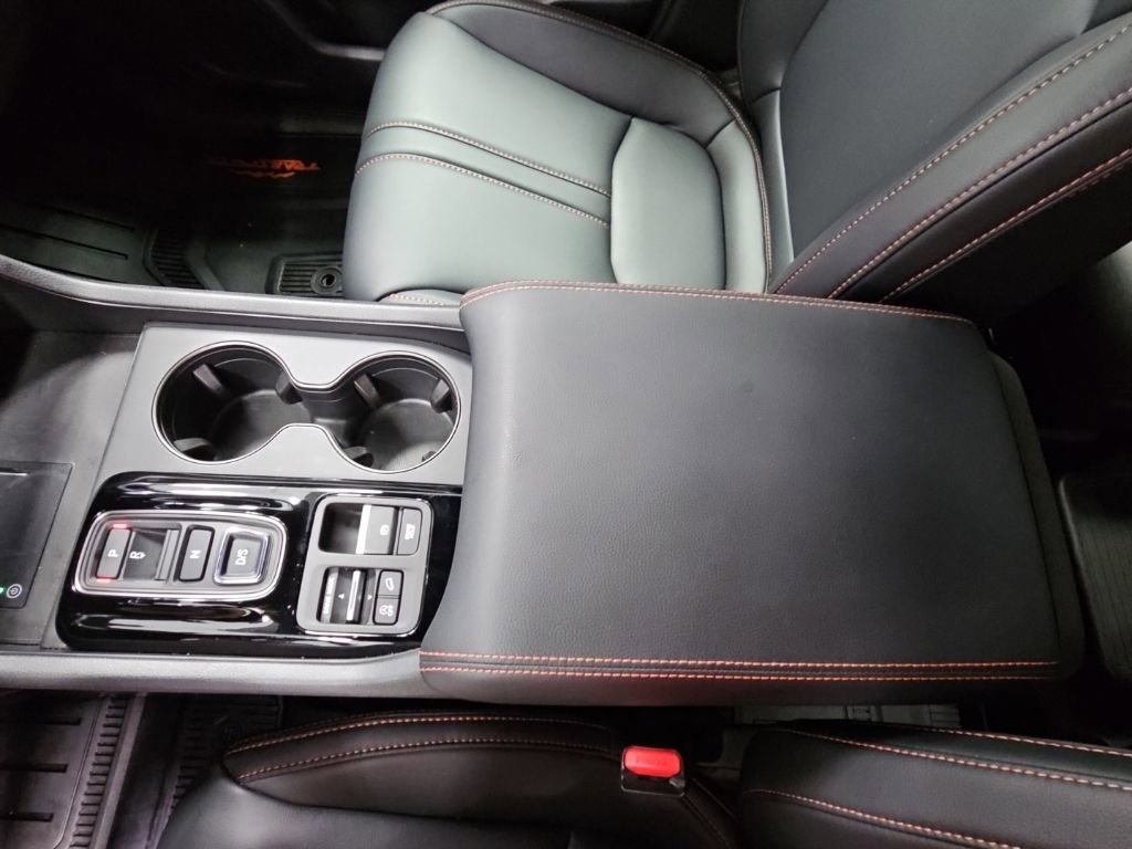 Used 2025 Honda Pilot TrailSport image 20