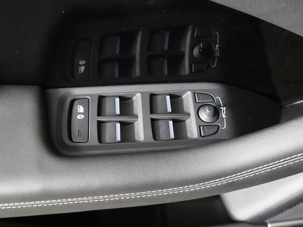 Used 2023 Jaguar I-PACE HSE image 38