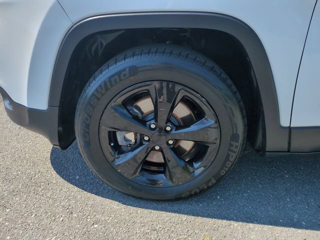 Used 2018 Jeep Cherokee Limited AWD/4WD image 10