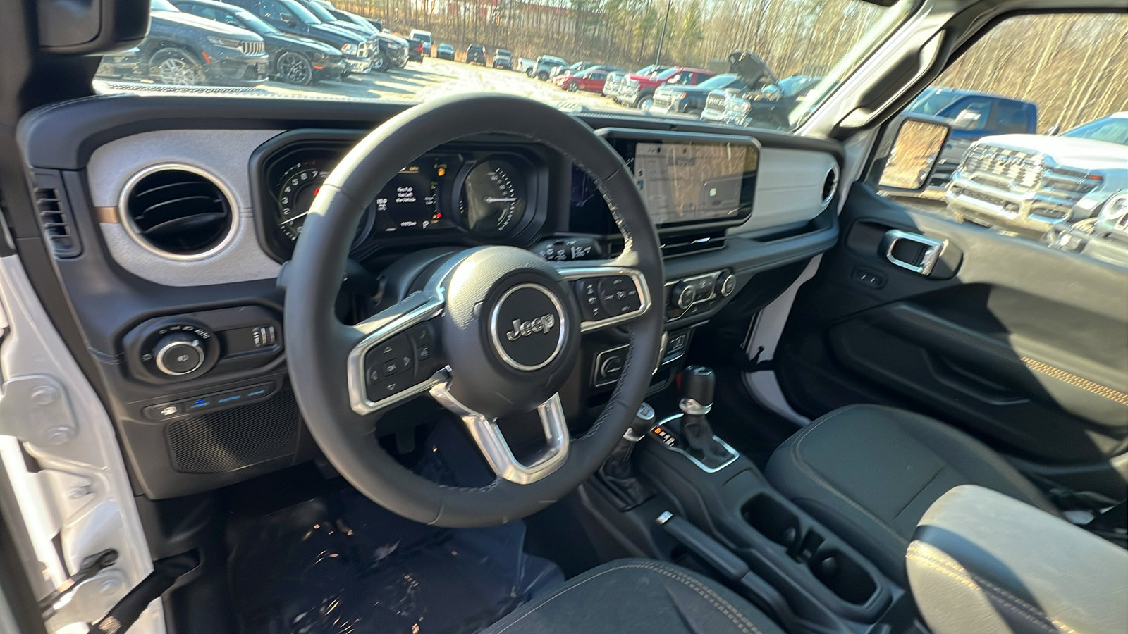 Used 2025 Jeep Wrangler Sahara 4xe image 24