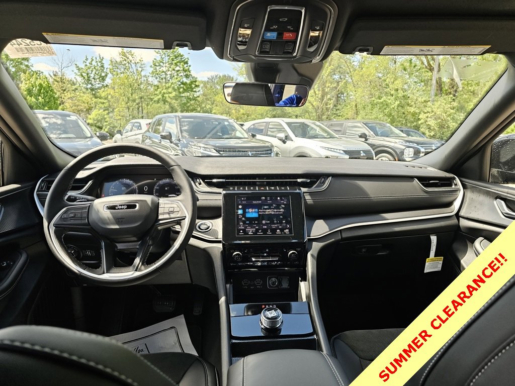 New 2025 Jeep Grand Cherokee L Altitude image 33