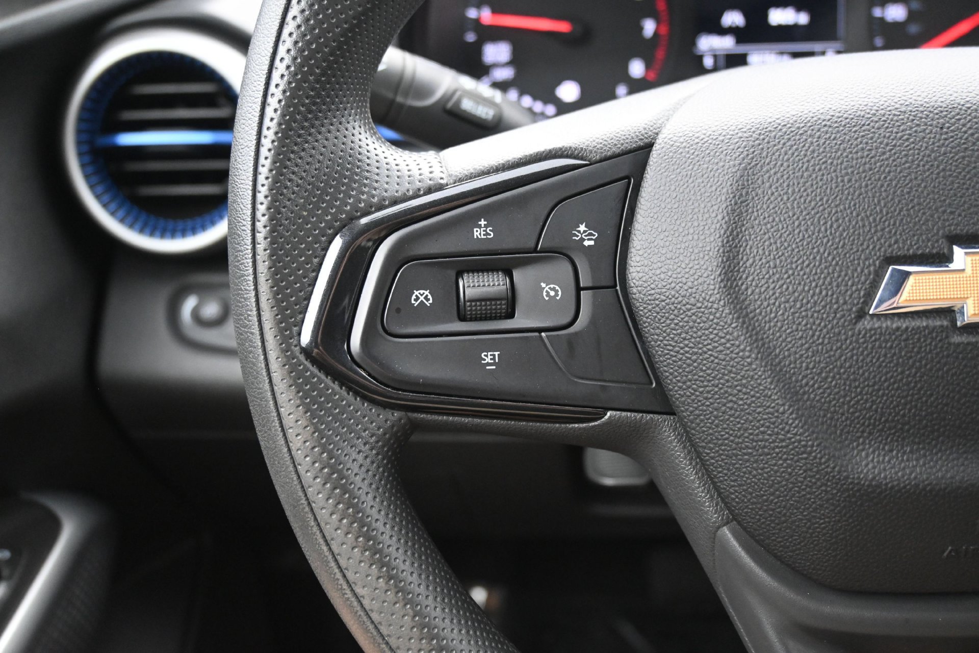 Used 2024 Chevrolet Trax LS w/ LS Convenience Package FWD image 20