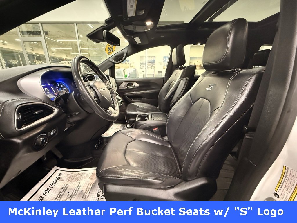 Used 2021 Chrysler Pacifica Touring-L w/ Uconnect Theater Family Group image 11