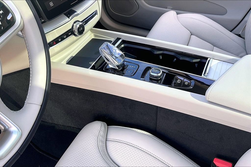 New 2026 Volvo XC60 B5 Ultra w/ Protection Package Premier AWD/4WD image 27