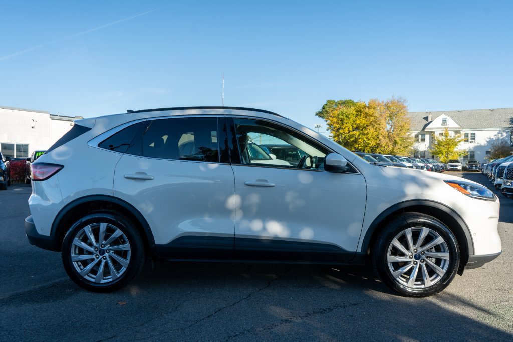 Used 2022 Ford Escape Titanium w/ Titanium Elite Package AWD/4WD image 5